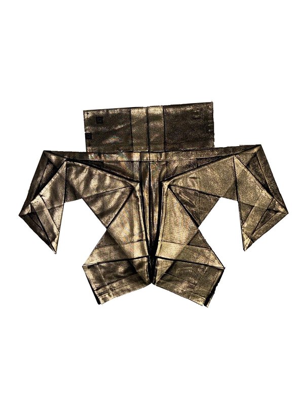 【新品未使用】1325.ISSEYMIYAKE おりがみトップス　ゴールド 新品未使用】1325.ISSEYMIYAKE おりがみトップスゴールド