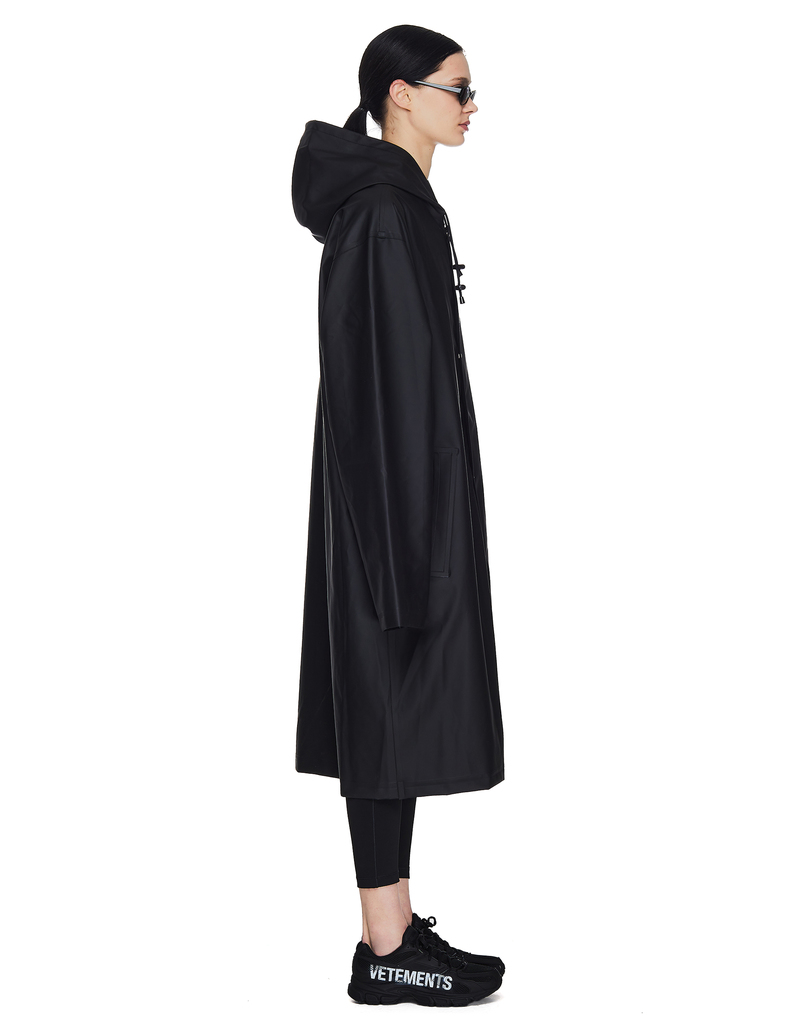 小物 vetements raincoat Raincoat by Vetements- La Garçonne