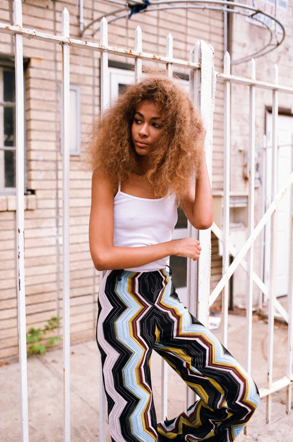Pantalon Vintage Missoni Rayé Arc-en-ciel à Jambes Larges - Matière Soie, Tricot Et Paillettes - Taille 40 - Occasion TB