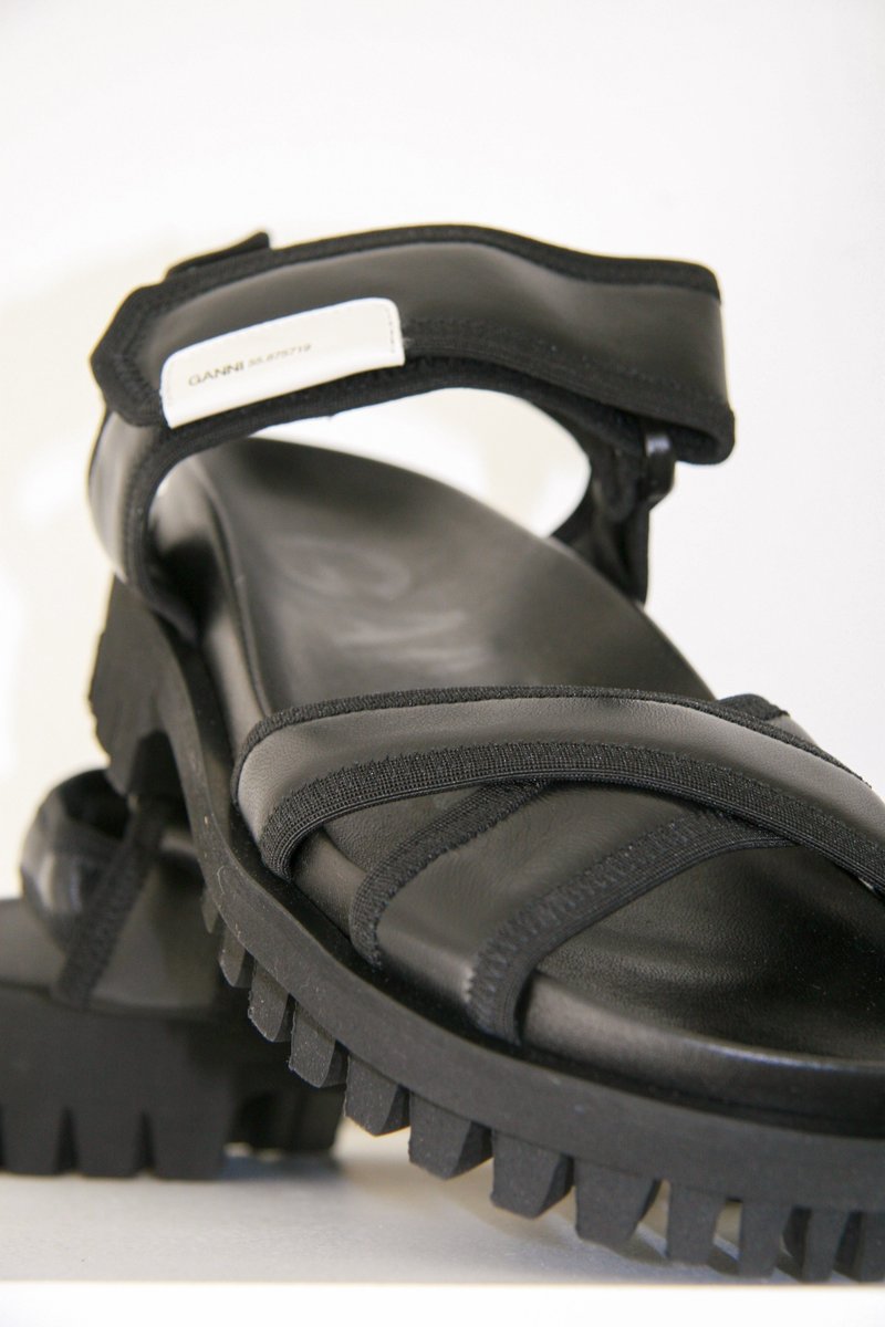 サンダル・ミュール GANNI Women Sandals S2664099 Black Black Feminine Buckle Two-Strap Sandals GANNI S2664 099