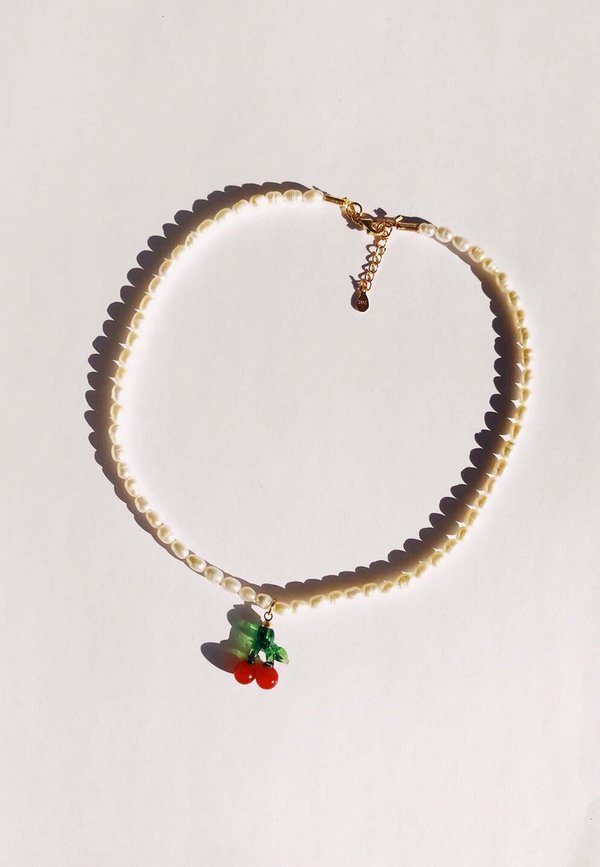 Baby Cherry Necklace - pearl/gold Baby Cherry Necklace - pearl/gold