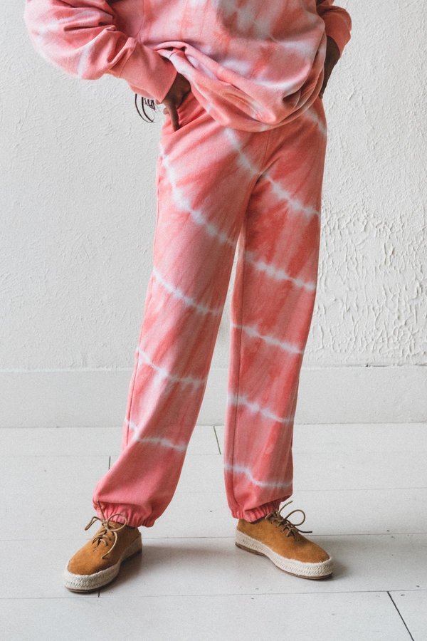 SLATER SWEATPANTS IN GRAPEFRUIT TIE DYE SLATER SWEATPANTS IN GRAPEFRUIT TIE DYE