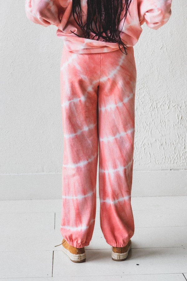 SLATER SWEATPANTS IN GRAPEFRUIT TIE DYE SLATER SWEATPANTS IN GRAPEFRUIT TIE DYE