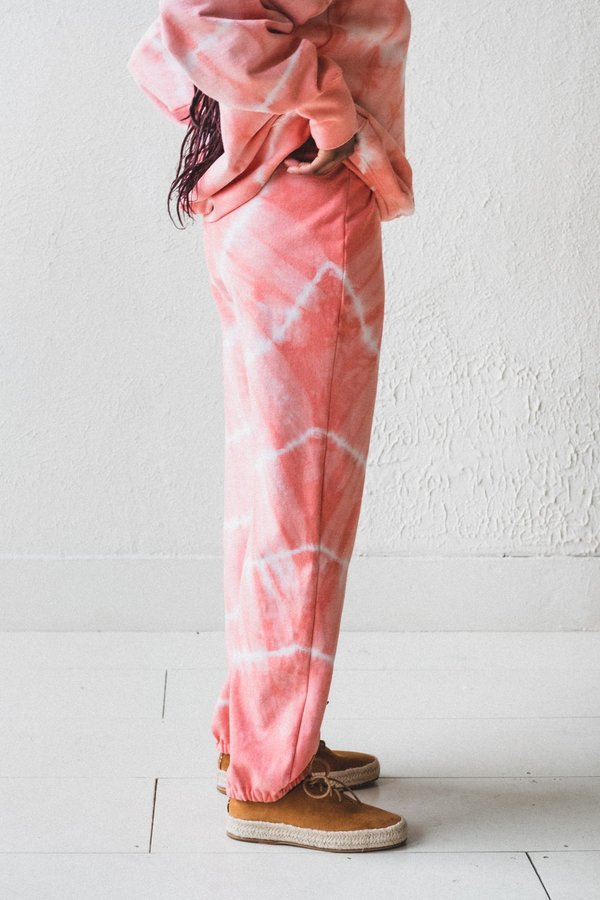 SLATER SWEATPANTS IN GRAPEFRUIT TIE DYE SLATER SWEATPANTS IN GRAPEFRUIT TIE DYE