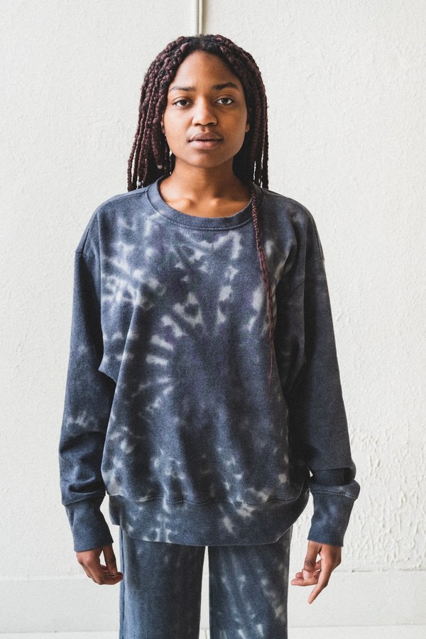 SLATER SWEATSHIRT IN SMOKEY QUARTZ TIE DYE SLATER SWEATSHIRT IN SMOKEY QUARTZ TIE DYE