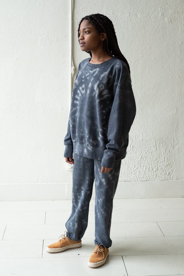 SLATER SWEATSHIRT IN SMOKEY QUARTZ TIE DYE SLATER SWEATSHIRT IN SMOKEY QUARTZ TIE DYE