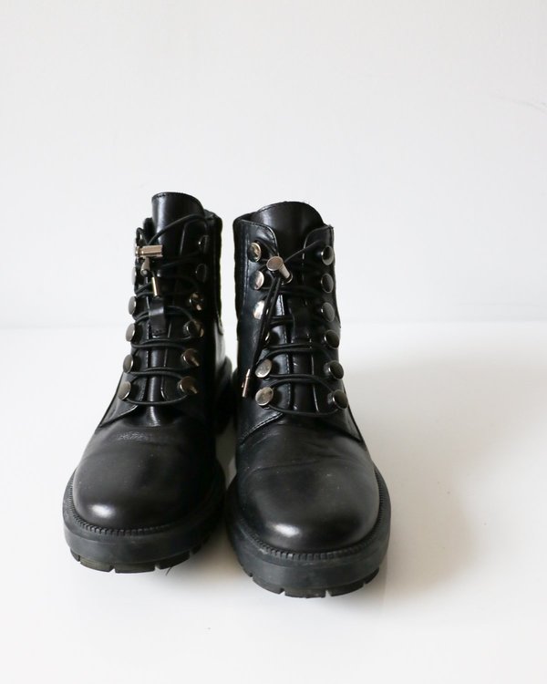 Pre-loved Aquatalia Leather Quilted Combat Boots - Black Pre-loved Aquatalia Leather Quilted Combat Boots - Black