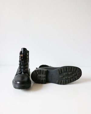 Pre-loved Aquatalia Leather Quilted Combat Boots - Black Pre-loved Aquatalia Leather Quilted Combat Boots - Black