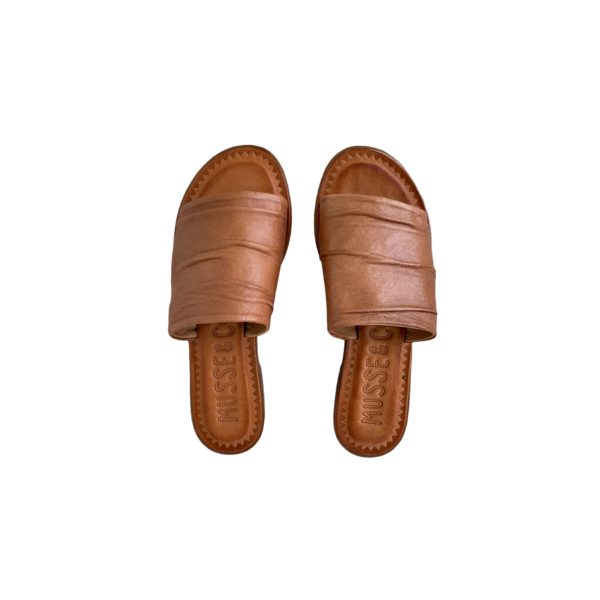 Musse & Cloud Leila Slide - Camel Musse & Cloud Leila Slide - Camel