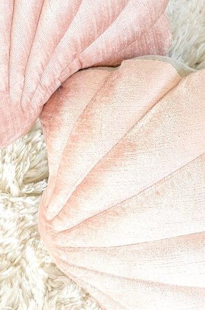 Tamar Mogendorff Coral Velvet Shell Pillow - Coral Tamar Mogendorff Coral Velvet Shell Pillow - Coral