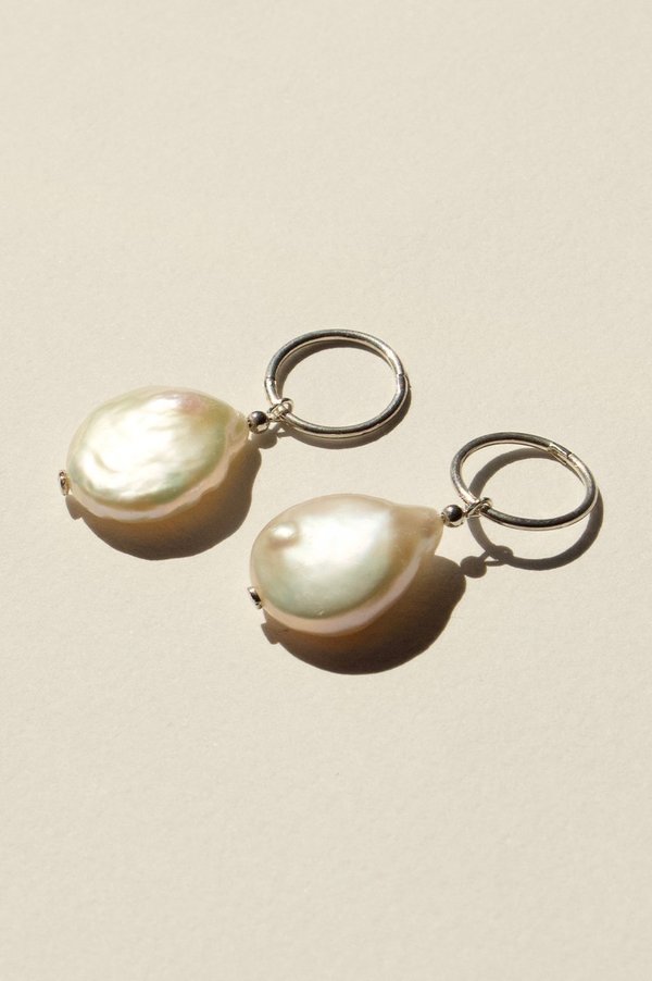 BRIE LEON 925 Fresh Pearl Sleepers V2 Earrings - Silver BRIE LEON 925 Fresh Pearl Sleepers V2 Earrings - Silver