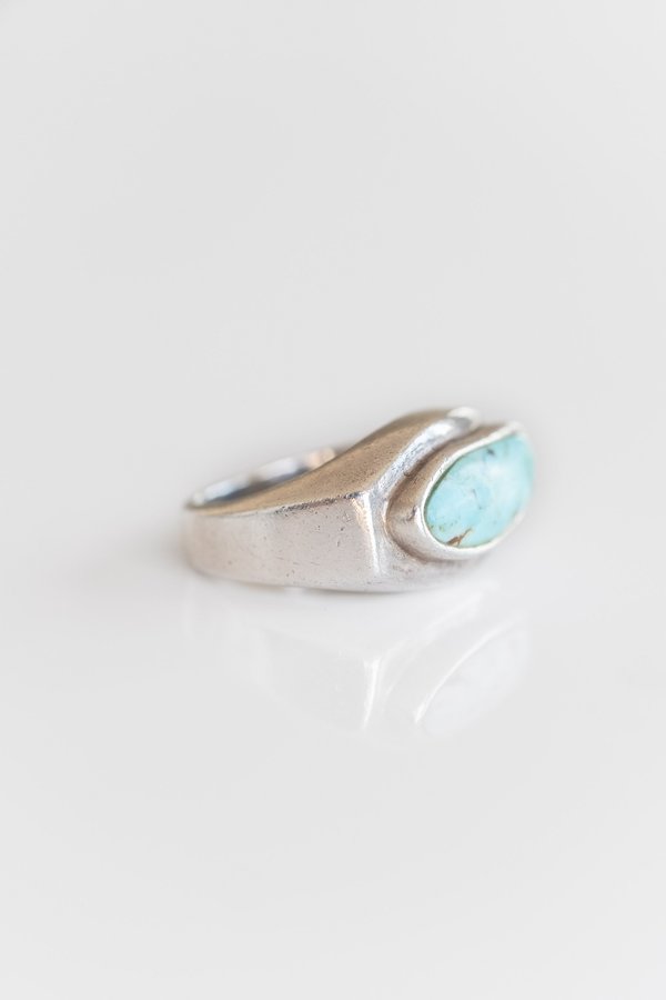 VINTAGE MODERN FREEFORM TURQUOISE RING - Sterling Silver VINTAGE MODERN FREEFORM TURQUOISE RING - Sterling Silver