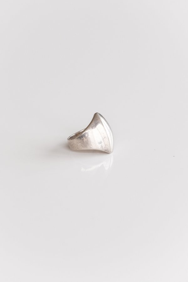 VINTAGE MODERN OVAL RING - STERLING SILVER VINTAGE MODERN OVAL RING - STERLING SILVER