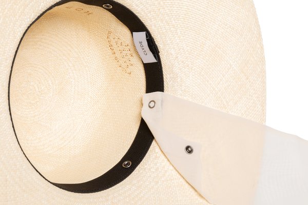 Pearl Hat w. Neck Scarf in Cream Pearl Hat w. Neck Scarf in Cream