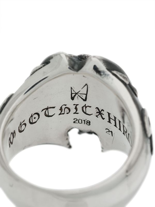 yohji Yamamoto Medusa Engraved Ring - Silver yohji Yamamoto Medusa Engraved Ring - Silver