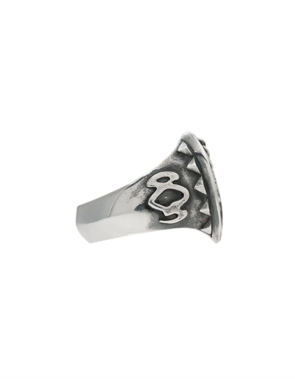yohji Yamamoto Medusa Engraved Ring - Silver yohji Yamamoto Medusa Engraved Ring - Silver