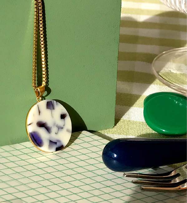 MATTER MATTERS Circle Necklace - Gold Plated/Snow MATTER MATTERS Circle Necklace - Gold Plated/Snow
