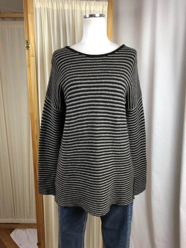 Margaret O'Leary Striped Tunic Sweater (L) Margaret O'Leary Striped Tunic Sweater (L)
