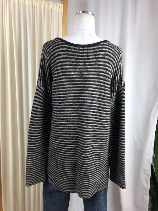 Margaret O'Leary Striped Tunic Sweater (L) Margaret O'Leary Striped Tunic Sweater (L)