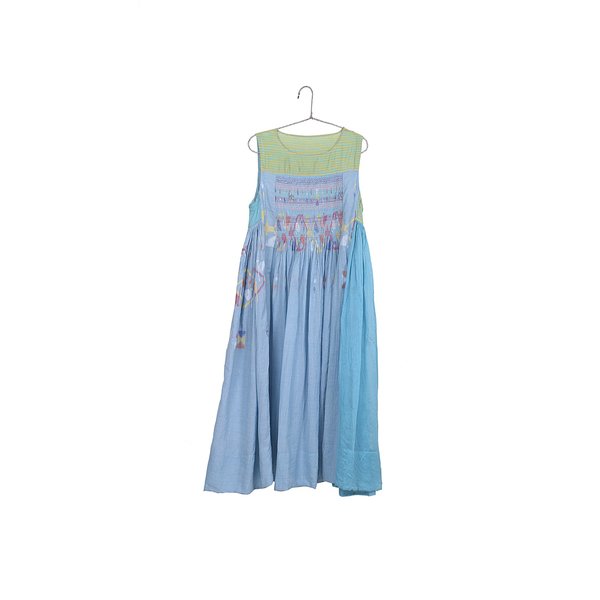 Injiri Sleeveless Embroidered Maxi Dress Injiri Sleeveless Embroidered Maxi Dress