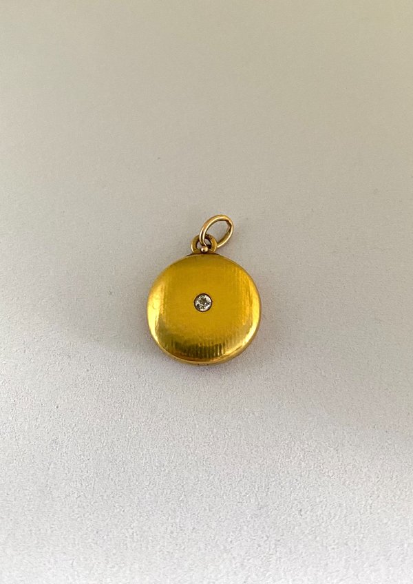 Vintage Round Locket with Diamond Vintage Round Locket with Diamond