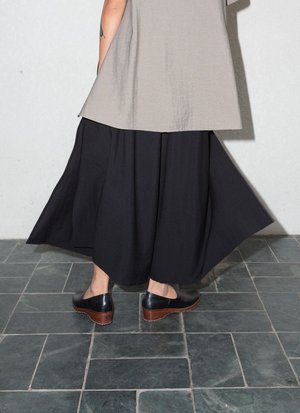 KAAREM Tu Sa Wide Leg Split Leg Pocket Pant w/ Elastic - Black KAAREM Tu Sa Wide Leg Split Leg Pocket Pant w/ Elastic - Black