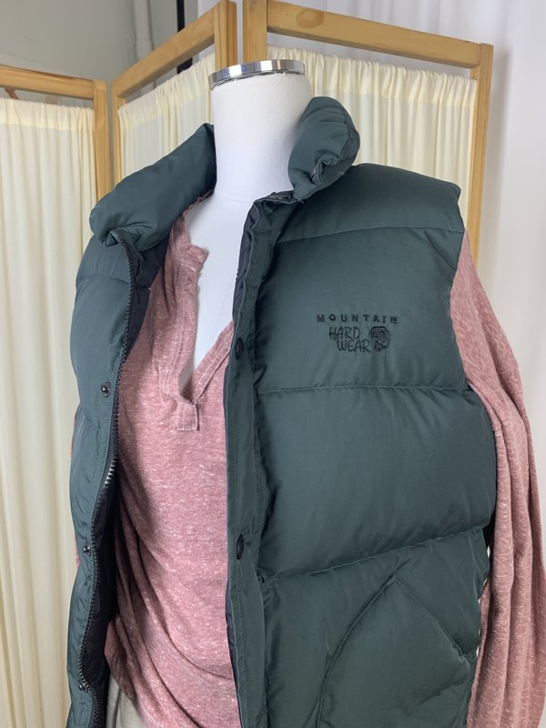 Mountain Hardwear Green Down Vest (S/M) Mountain Hardwear Green Down Vest (S/M)