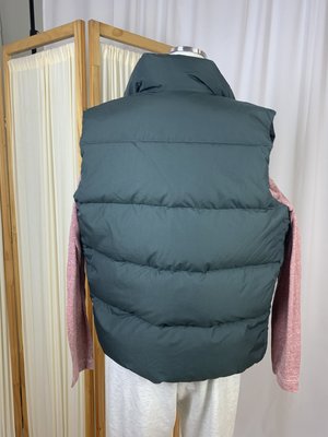 Mountain Hardwear Green Down Vest (S/M) Mountain Hardwear Green Down Vest (S/M)