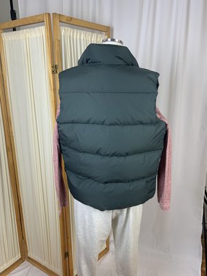 Mountain Hardwear Green Down Vest (S/M) Mountain Hardwear Green Down Vest (S/M)