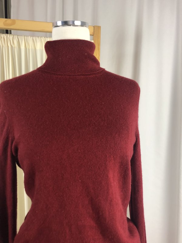 Vintage Cashmere Turtleneck - Red Vintage Cashmere Turtleneck - Red