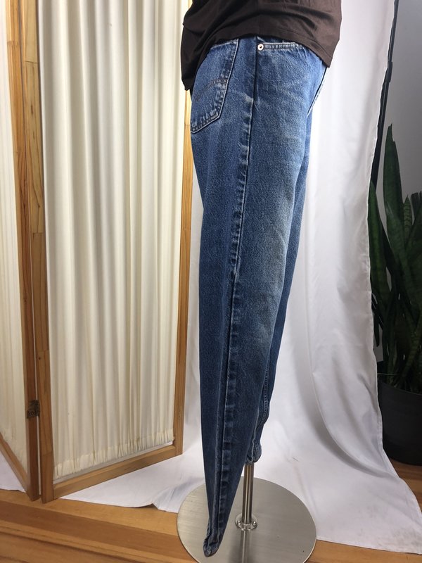 Vintage Levi's 505 High Rise Denim Jean Vintage Levi's 505 High Rise Denim Jean