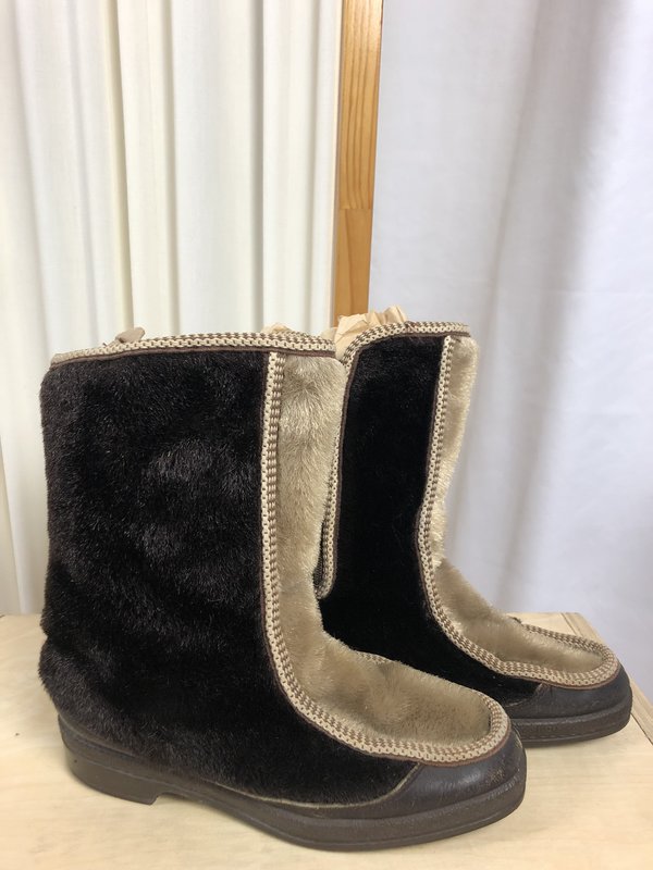 Vintage Snowland Boots - Brown/Tan Vintage Snowland Boots - Brown/Tan