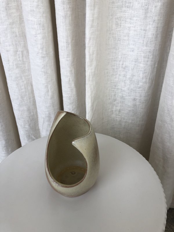 VINTAGE Ri-Ri-Ku FRANKOMA ABSTRACT VESSEL - natural VINTAGE Ri-Ri-Ku FRANKOMA ABSTRACT VESSEL - natural