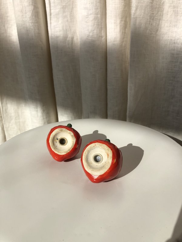 VINTAGE Ri-Ri-Ku STRAWBERRY S&P SHAKERS - red VINTAGE Ri-Ri-Ku STRAWBERRY S&P SHAKERS - red