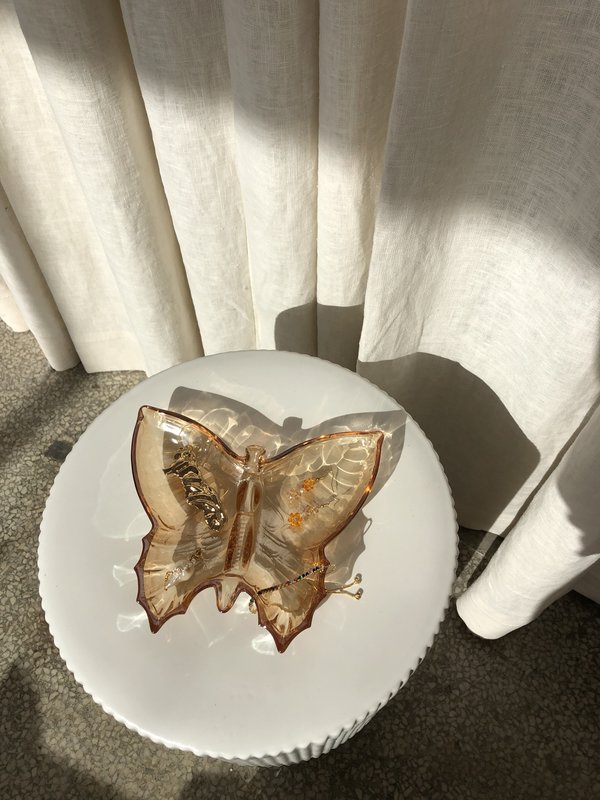 VINTAGE Ri-Ri-Ku BUTTERFLY DISH - TANGERINE VINTAGE Ri-Ri-Ku BUTTERFLY DISH - TANGERINE