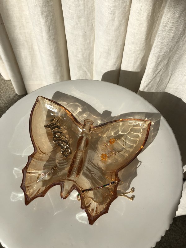 VINTAGE Ri-Ri-Ku BUTTERFLY DISH - TANGERINE VINTAGE Ri-Ri-Ku BUTTERFLY DISH - TANGERINE