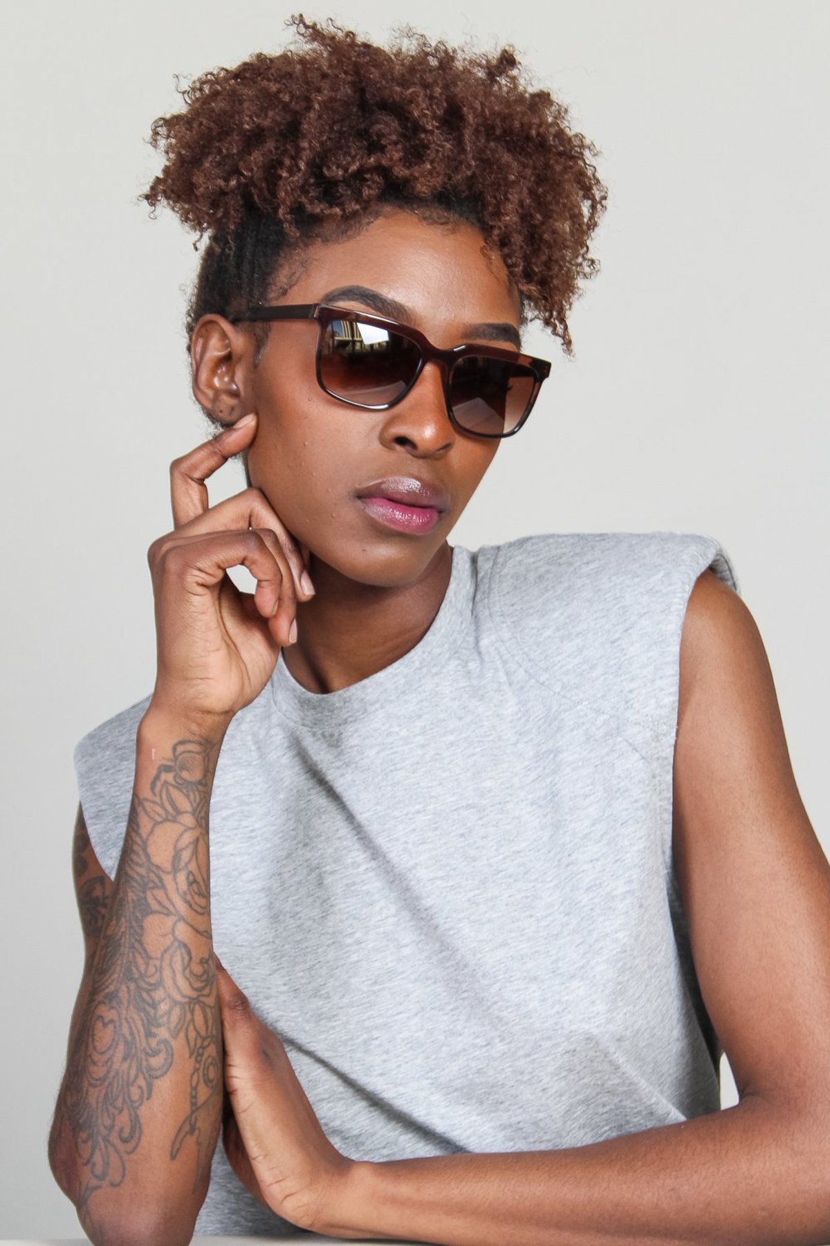 Kate Young for Tura K519 Sunglasses Kate Young for Tura Ivy Sunglasses - Black | Garmentory main image 2