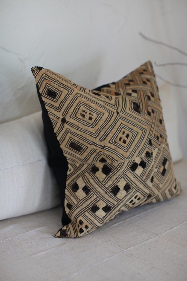nomad collective Kuba Cloth Pillow - natural/black/brown nomad collective Kuba Cloth Pillow - natural/black/brown