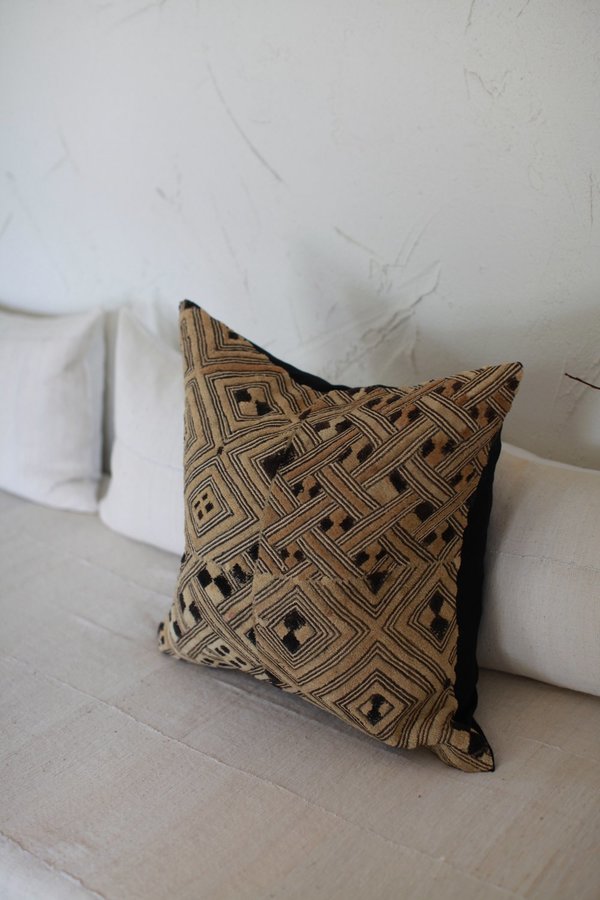 nomad collective Kuba Cloth Pillow - natural/black/brown nomad collective Kuba Cloth Pillow - natural/black/brown