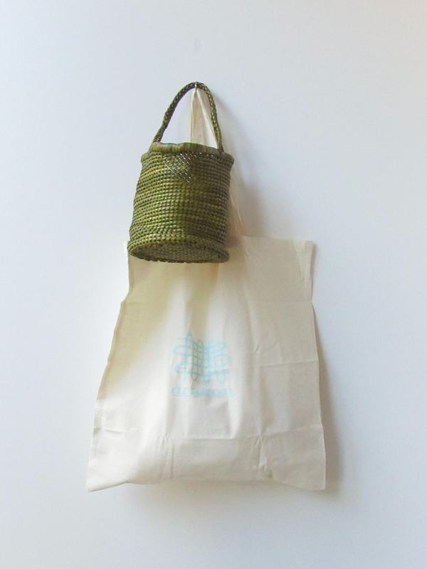 Dragon Diffusion Small Chain Bucket | Garmentory