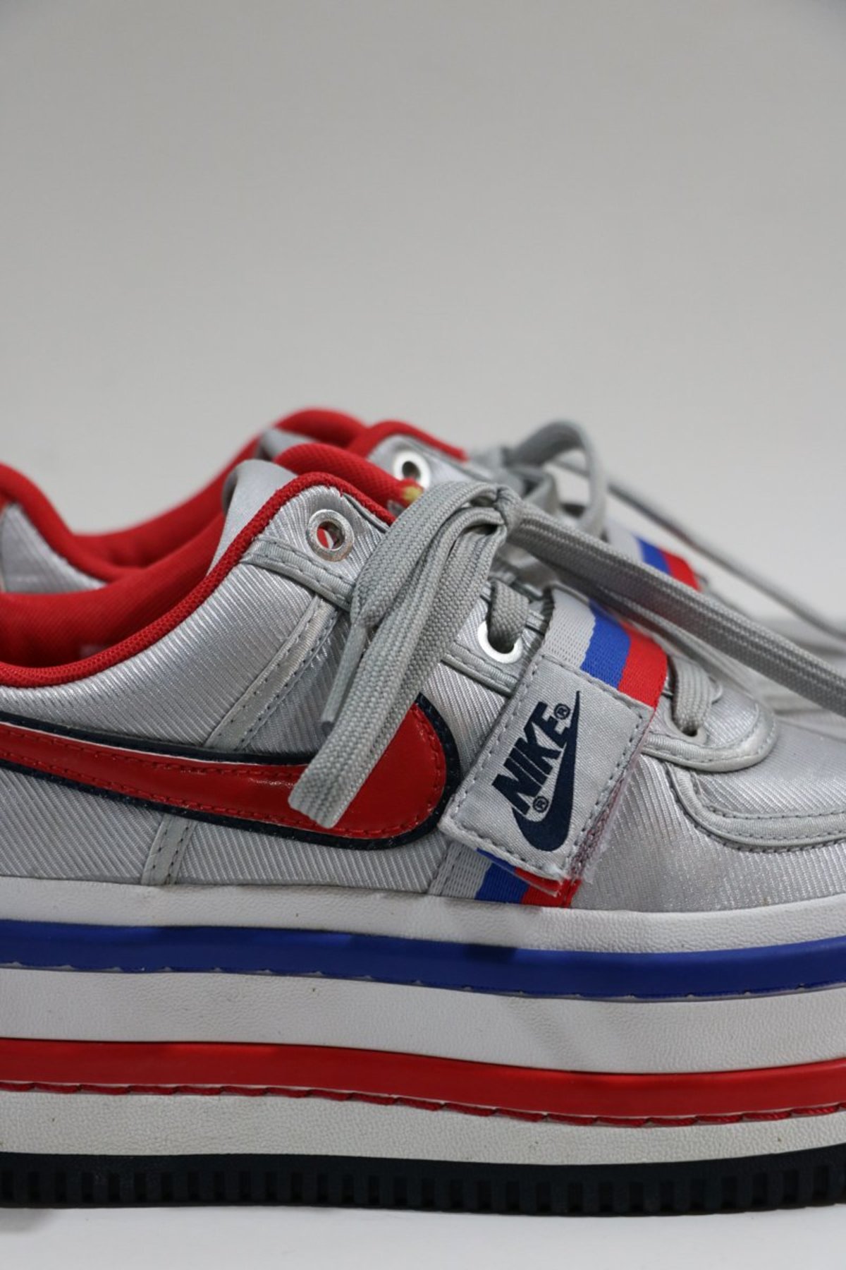 人気話題！Nike Wmns Vandal 2K llic Silver University Red Nike Women's Vandal 2K 'Metallic Silver & University Red