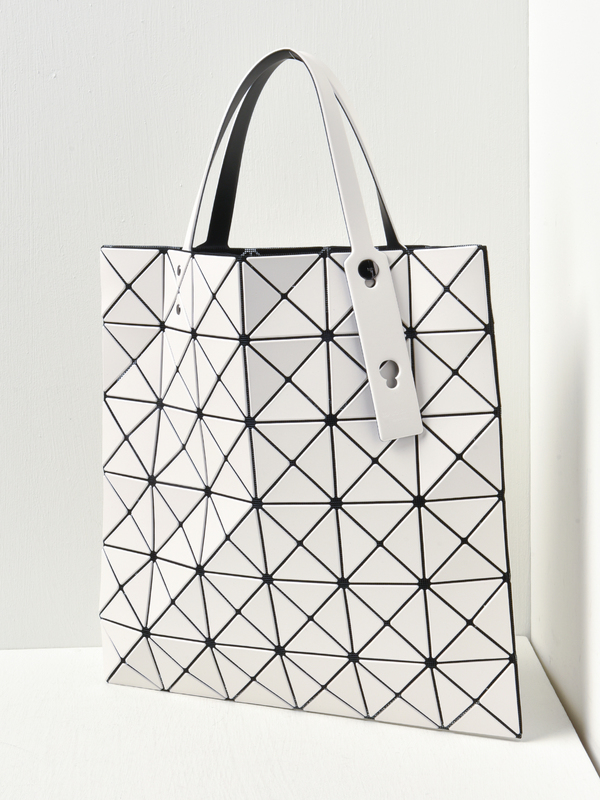 BAO BAO ISSEY MIYAKE LUCENT MATTE TOTE - OFF WHITE BAO BAO ISSEY MIYAKE LUCENT MATTE TOTE - OFF WHITE