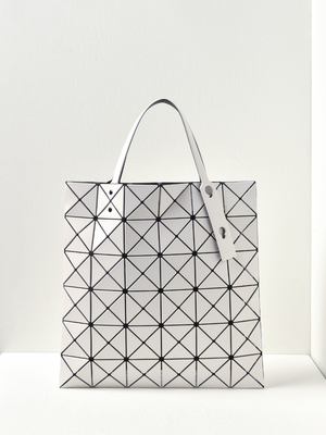 BAO BAO ISSEY MIYAKE LUCENT MATTE TOTE - OFF WHITE BAO BAO ISSEY MIYAKE LUCENT MATTE TOTE - OFF WHITE
