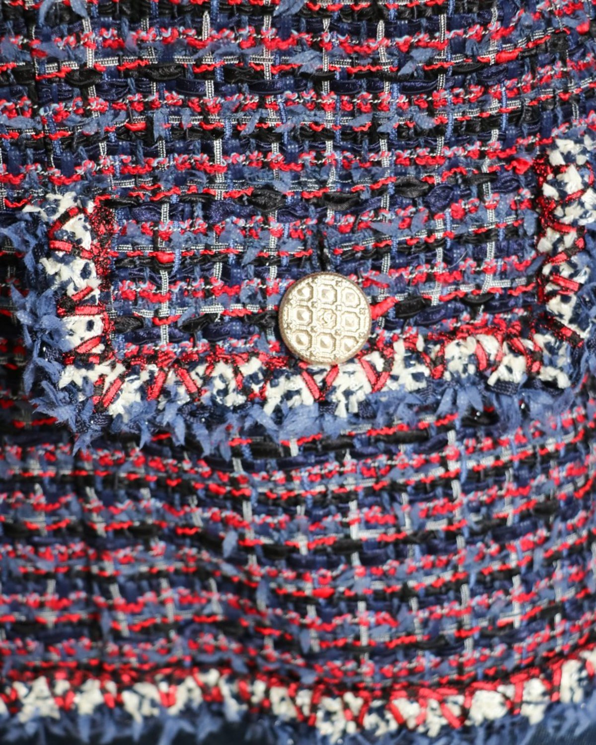 [pre-loved] Chanel Tweed Short Jacket - Red/Navy - Image 4 of 5