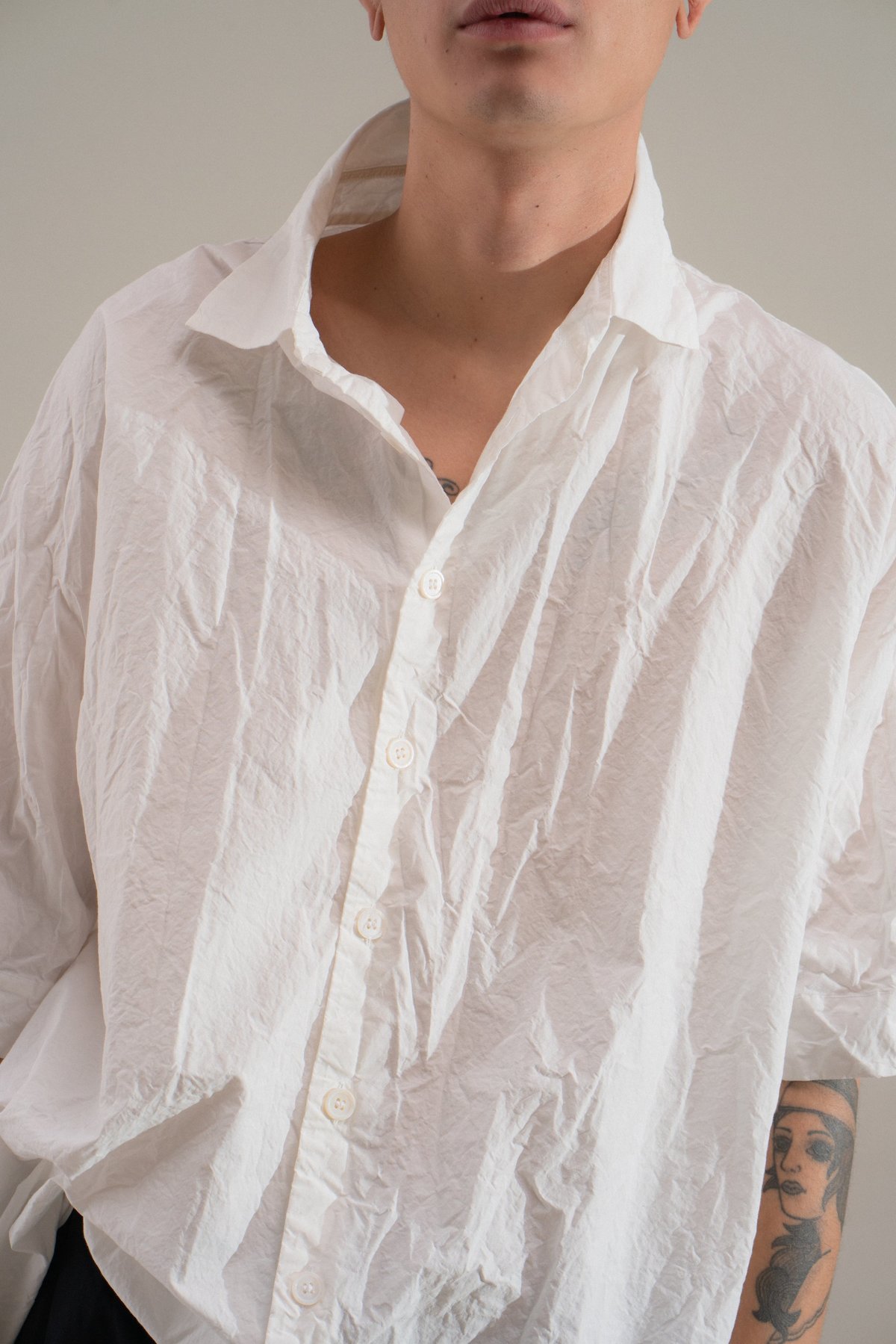美品！CASEY CASEY WAGA SHORT SLEEVE SHIRT Casey Casey Cotton Short Sleeve Waga Shirt - White | Garmentory