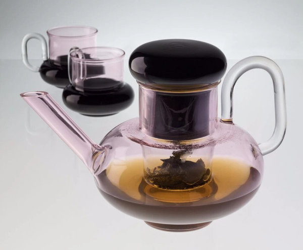 Tom Dixon Bump Tea Pot & Tea Cups Tom Dixon Bump Tea Pot & Tea Cups
