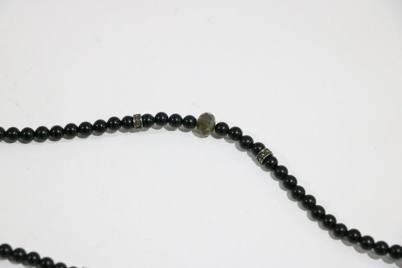 Pre-loved Beaded Skull Charm Necklace - Black