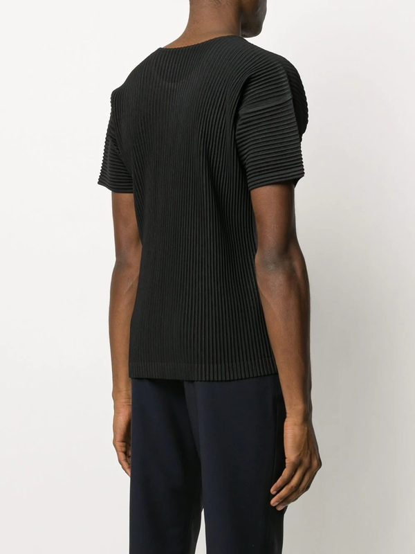 ISSEY MIYAKE HOMME PLISSÉ T-shirts - Black ISSEY MIYAKE HOMME PLISSÉ T-shirts - Black