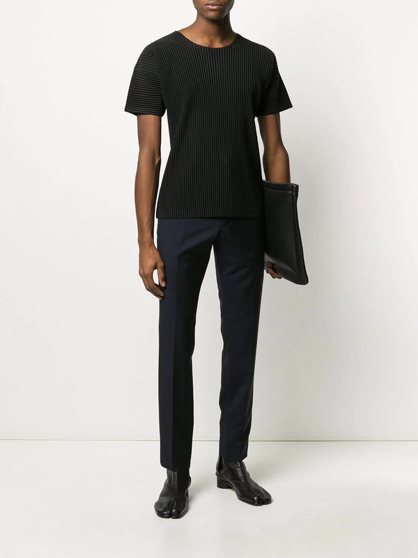 ISSEY MIYAKE HOMME PLISSÉ T-shirts - Black ISSEY MIYAKE HOMME PLISSÉ T-shirts - Black