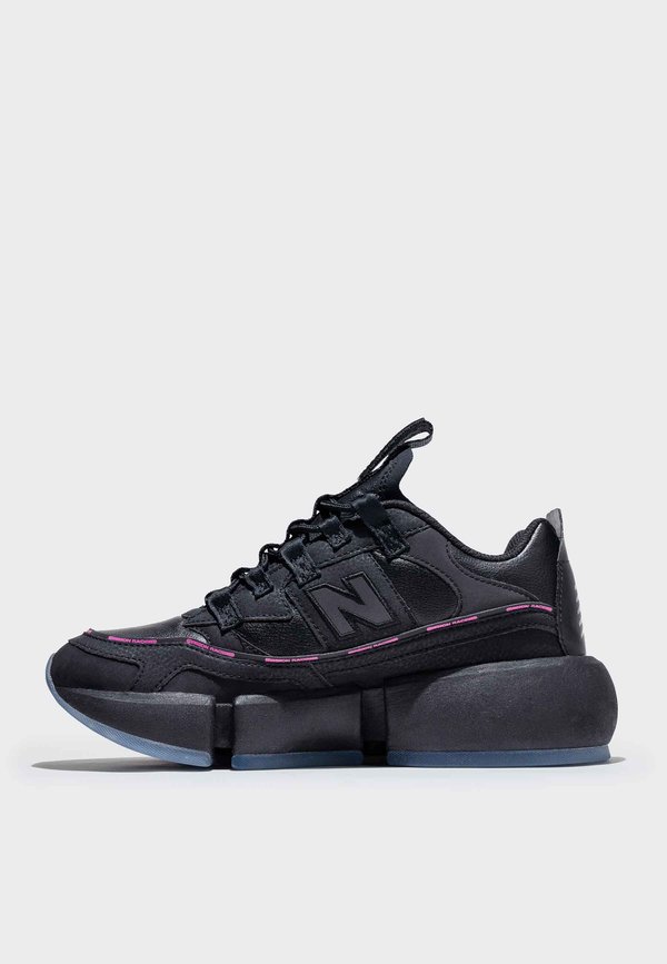 New Balance Jaden Smith Vision Racer - black/pink New Balance Jaden Smith Vision Racer - black/pink